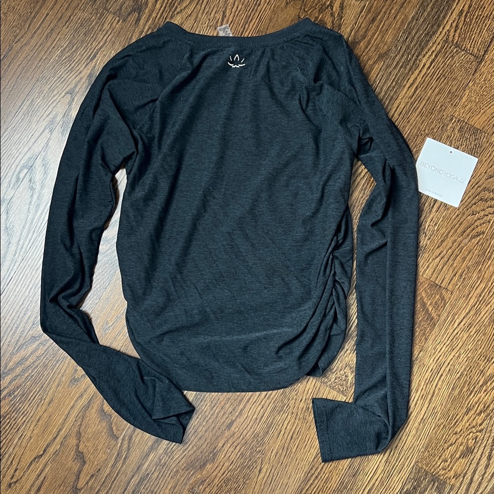 Beyond yoga featherweight classic crew pullover - M - Picture 3 of 4
